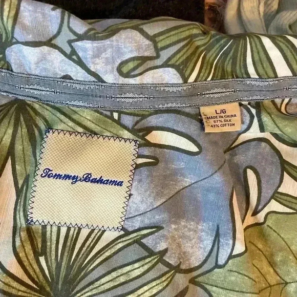 87. Tommy Bahamas Men’s Size Large Button Down Short Sleeve Shirt, EUC - Picture 3 of 5